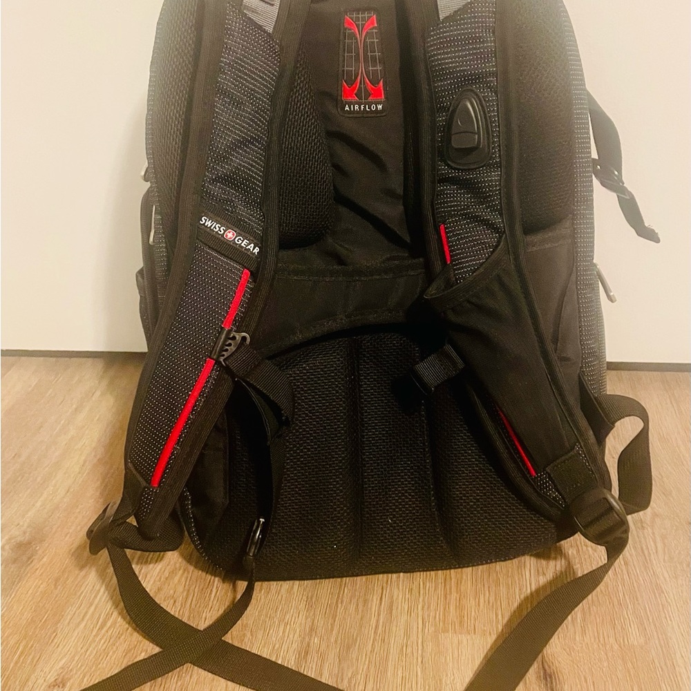 Swissgear Backpack
Slightly Used Wonderful Condition